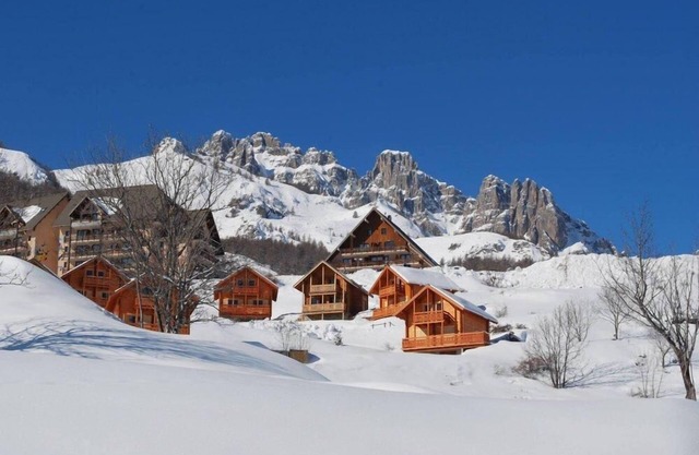 1st floor, view valley, balcony, tv, ski locker, 26m², Réallon