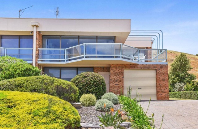 2/101 Gold Coast Drive, Carrickalinga