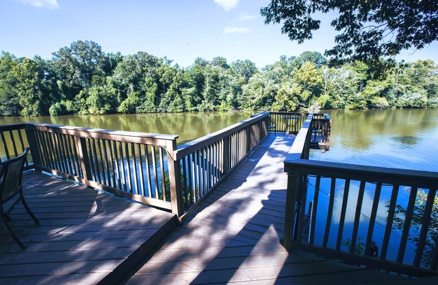 2 Bd Lake Weiss/Coosa River Charming, Waterfront Retreat. Fishermen's Paradise!