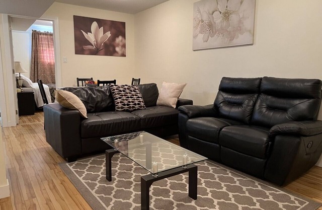 2 BD RM Modern House with Private Entrance in a Peaceful Neighbourhood