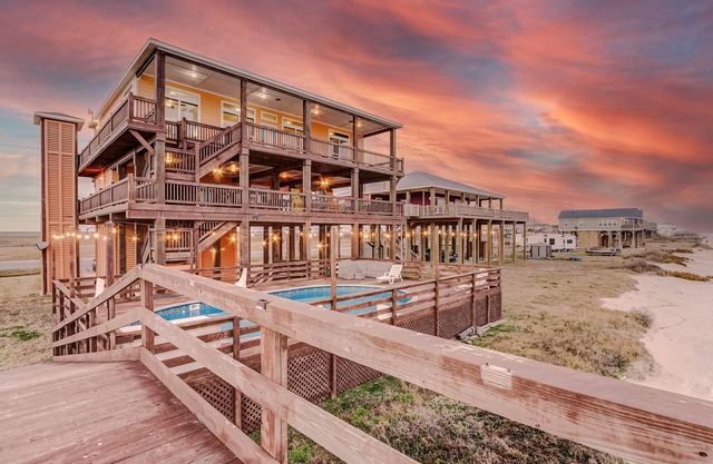 2 Beachfront Homes, Each with Pool. Sleep 26
