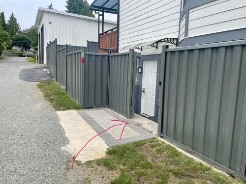2-Bed 1-Bath Side Suite in New Westminster