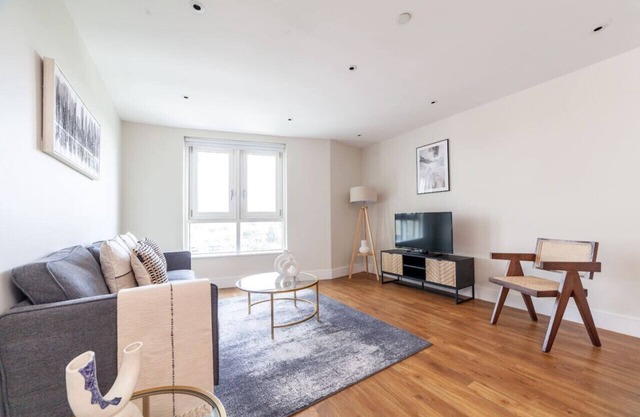 2 Bed Balcony Flat in Highbury