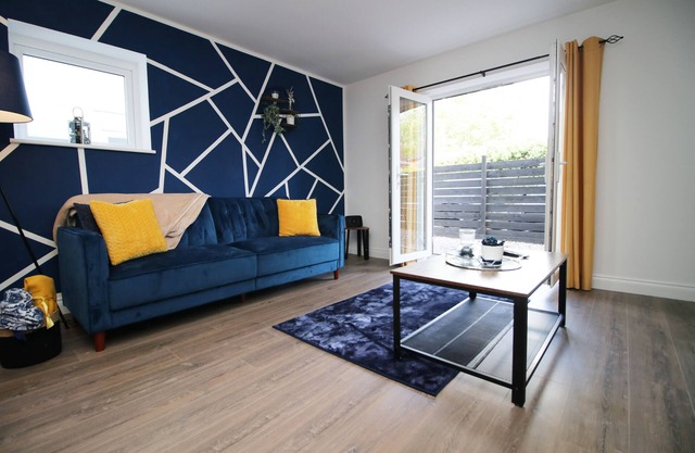 2 bed Cardiff city centre apartment just renovated