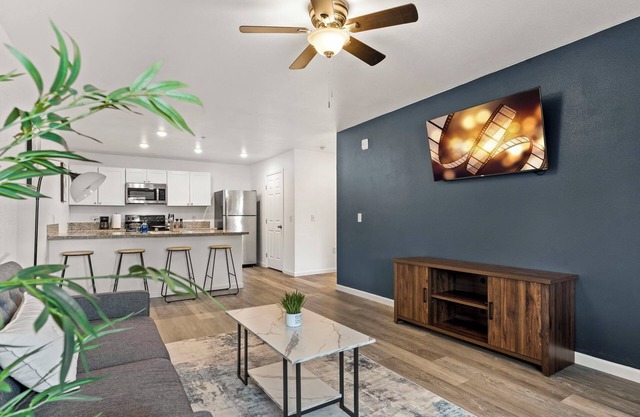 2 Bed Getaway with Free Parking & Modern Comforts