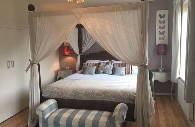 2 Bed Luxury Duplex Sleeps 4/5 min walk FAST CHILTERN LINE - Marylebone 25 min