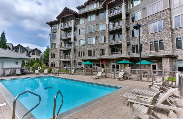2 Bed Ski-In/Out Condo