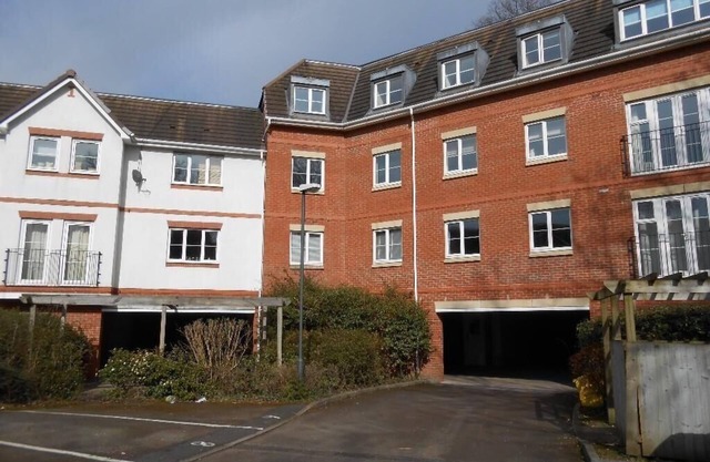 2 bed | Sleeps 5 | Free Parking