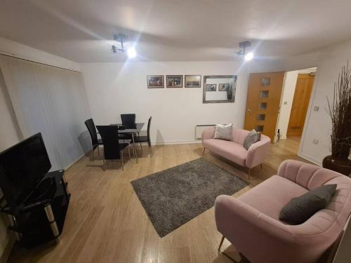 2 Bedroom 2 Bath Apartment, sleeps 4, Town Centre