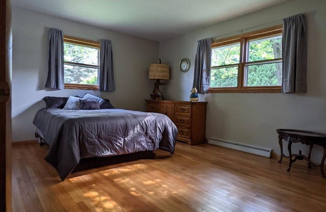 2 Bedroom 4 person Available For NFL Draft, Green Bay WI