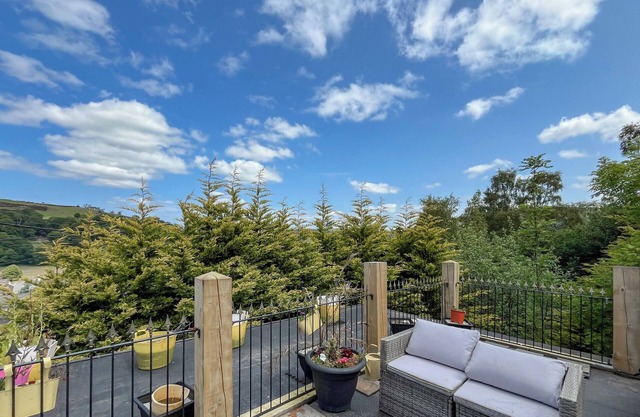 2 bedroom accommodation in Llanfairtalhaiarn