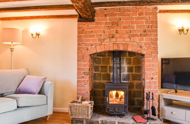 2 bedroom accommodation in Ashbourne