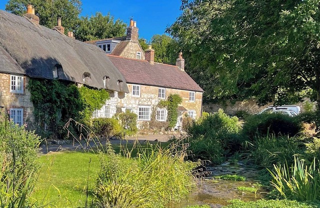 2 bedroom accommodation in Calbourne