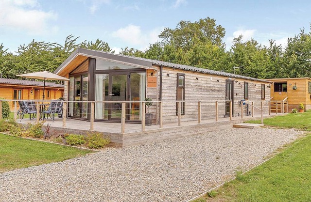 2 bedroom accommodation in Ellesmere