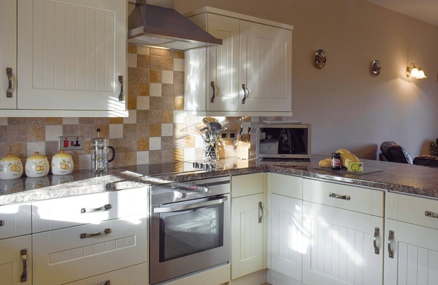 2 bedroom accommodation in Mydroilyn, near Aberaeron