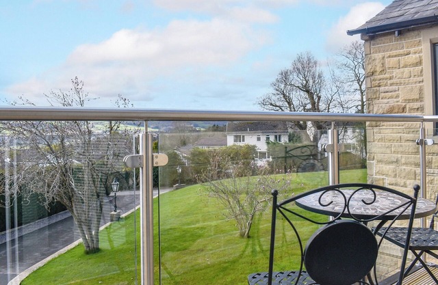 2 bedroom accommodation in Silsden, near Keighley