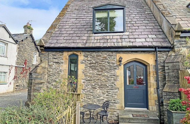 2 bedroom accommodation in Staveley