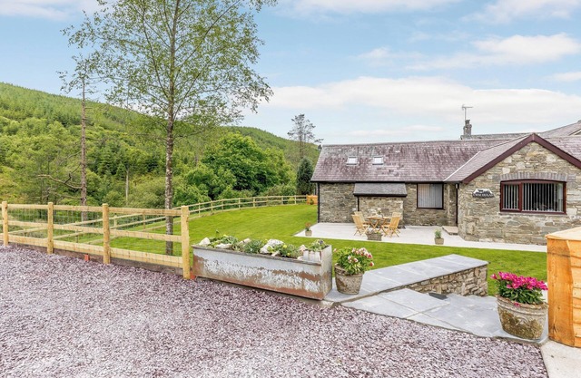 2 bedroom accommodation in Llandewi Brefi, near Tregaron