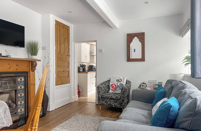 2 bedroom accommodation in Taff&rsquo;s Well, near Cardiff