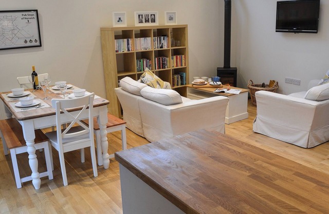 2 bedroom accommodation in Wacton, near Long Stratton