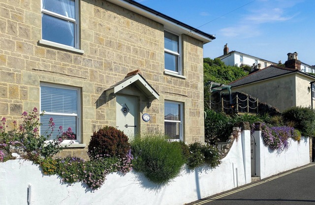 2 bedroom accommodation in Ventnor