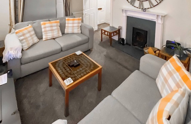2 bedroom accommodation in Alford