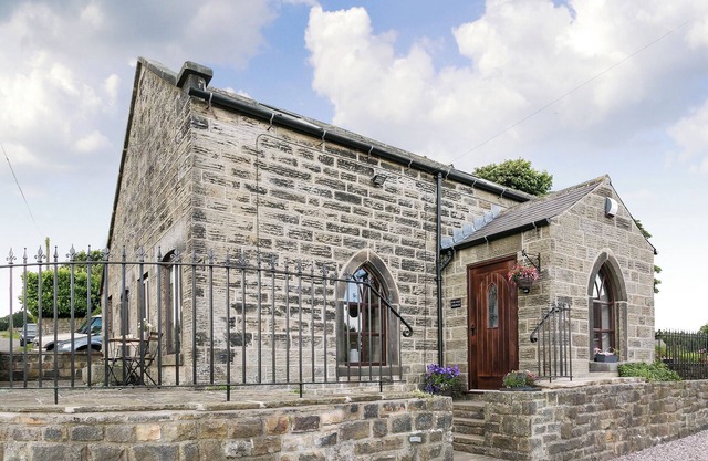 2 bedroom accommodation in Alton, near Chesterfield