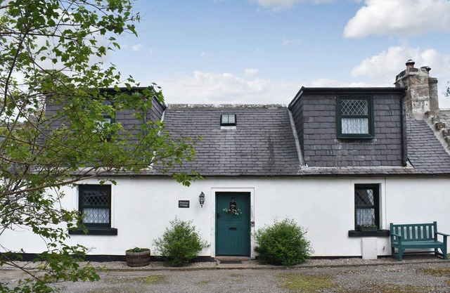 2 bedroom accommodation in Quarrywood, near Elgin