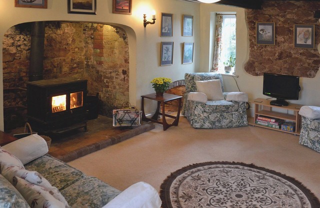 2 bedroom accommodation in Oake, near Taunton
