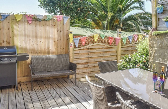 2 bedroom accommodation in Ventnor
