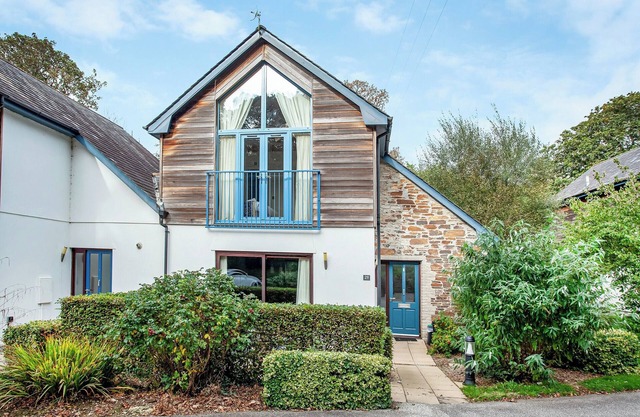 2 bedroom accommodation in Carnon Downs, near Truro