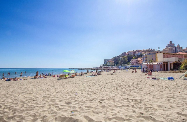 2 bedroom accommodation in Imperia