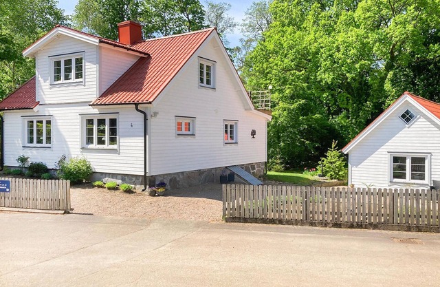 2 bedroom amazing home in örkelljunga