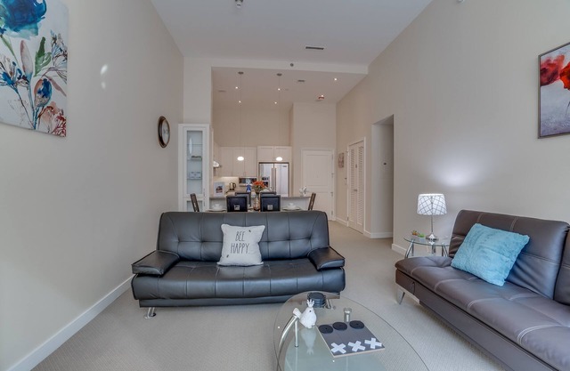 2 Bedroom Apartment located in Washington Dc's Penn Quarter by RedAwning
