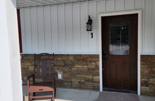 2-Bedroom Apartment just 15 minutes from Southern Illinois University