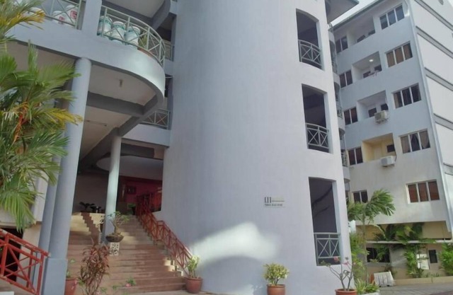 2 Bedroom Apartment with Pool View