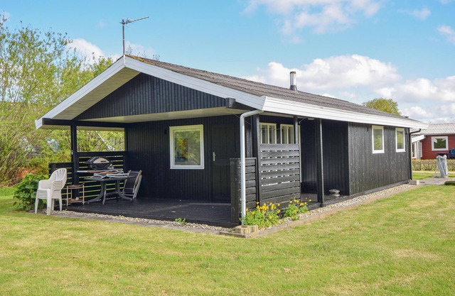 2 bedroom beautiful home in Hemmet