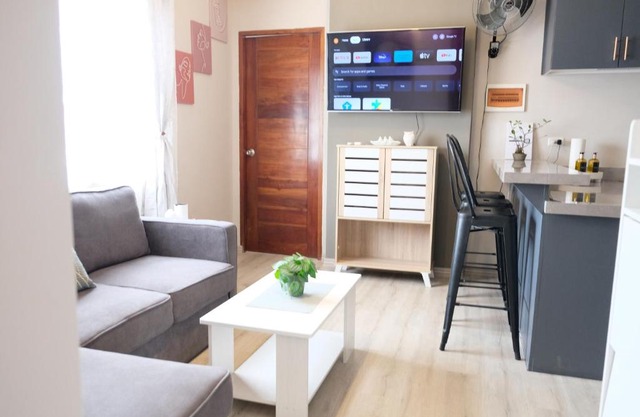 2-Bedroom Boutique City Condo - Newly Renovated!