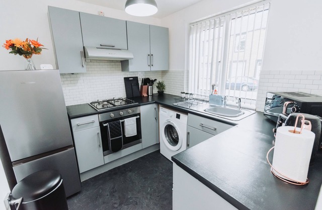 2 Bedroom Bungalow with Free Parking in Burnely