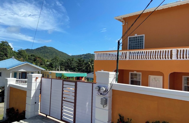 2-bedroom condo in Gros Islet 10 mins drive to beach & Stadium