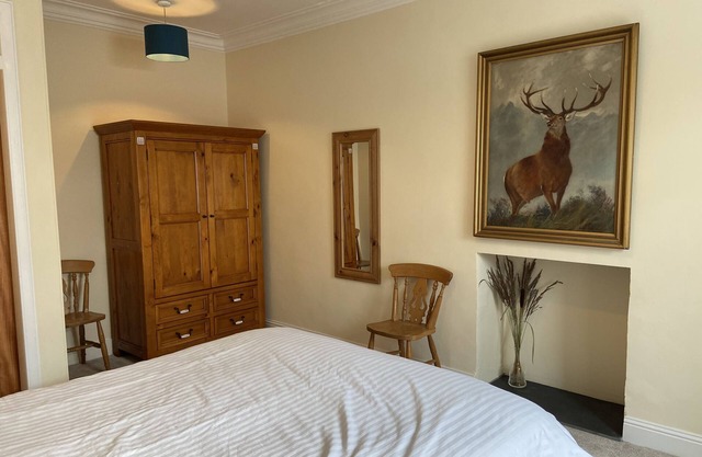 2 Bedroom Cottage in Countryside Near Edinburgh