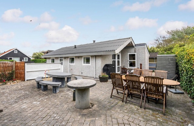 2 bedroom gorgeous home in Hemmet