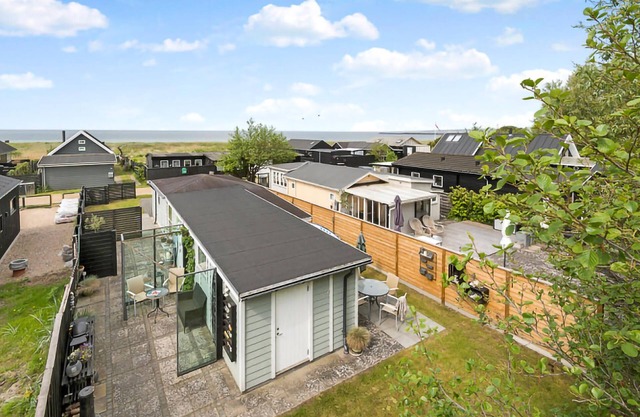 2 bedroom lovely home in Karrebæksminde