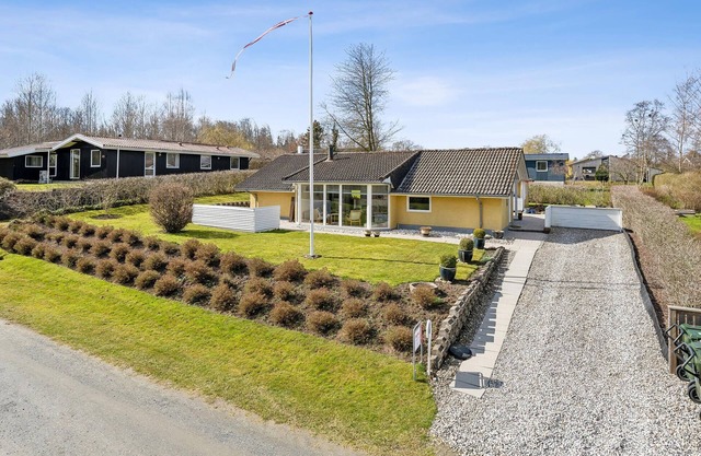 2 bedroom nice home in Juelsminde