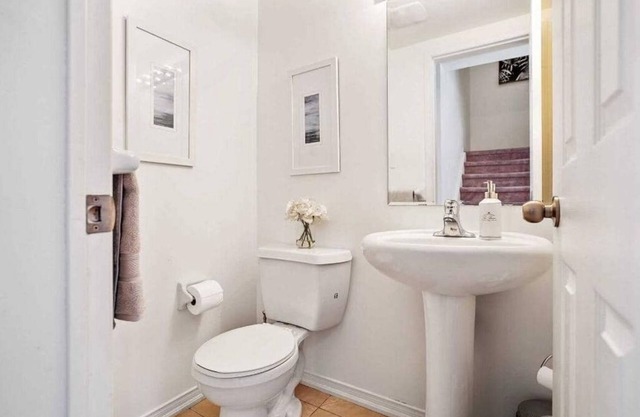 2-bedroom plus Den condo in enjoyable Toronto with WiFi, AC