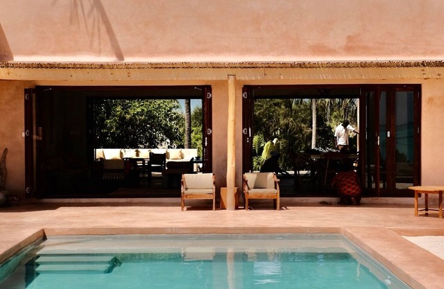 2 Bedroom Suite - Private Beach Pool (Mikoko)