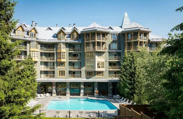 2 Bedroom Suite w/Kitchen and Hot Tub in Villagen