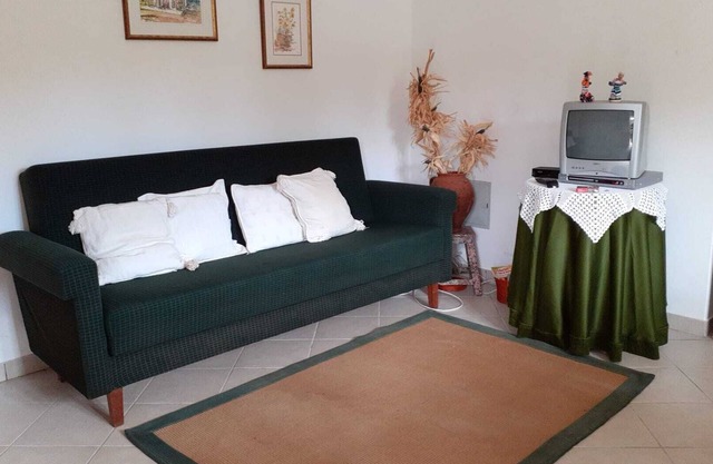 2-Beds, Sleeps 4, 10 min drive to Central Coimbra