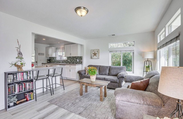 2 Blocks to Beach: Dog-Friendly Oceano Cottage