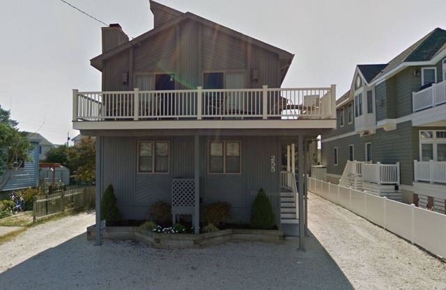 2 blocks to the beach, short walk to downtown shopping, restaurant and entertainment, 1/2 block to the municipal fishing pier which is well maintained and lit for nighttime fishing. Large Deck, Cleaning Included. 4 off street parking spaces.